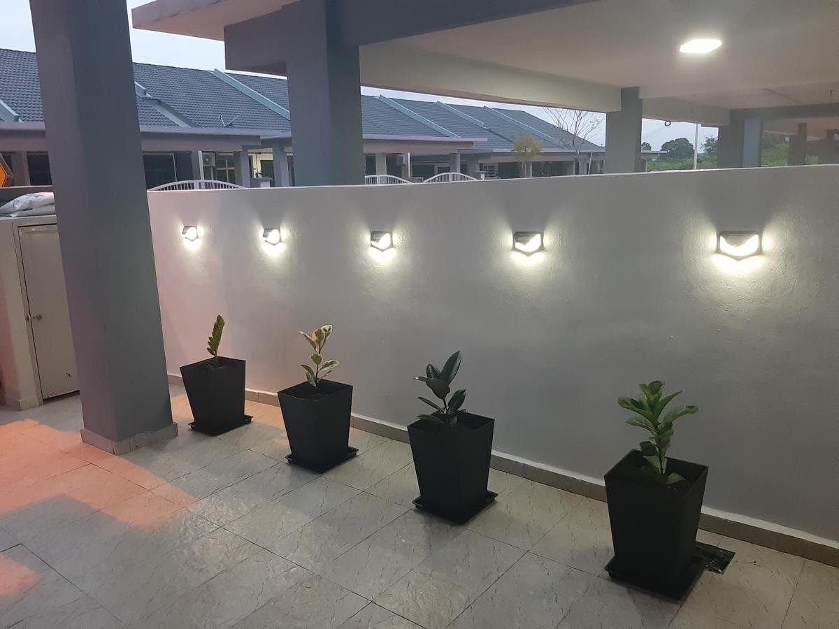Rumah Armand Melaka 4Br Fully Aircond Exterior foto