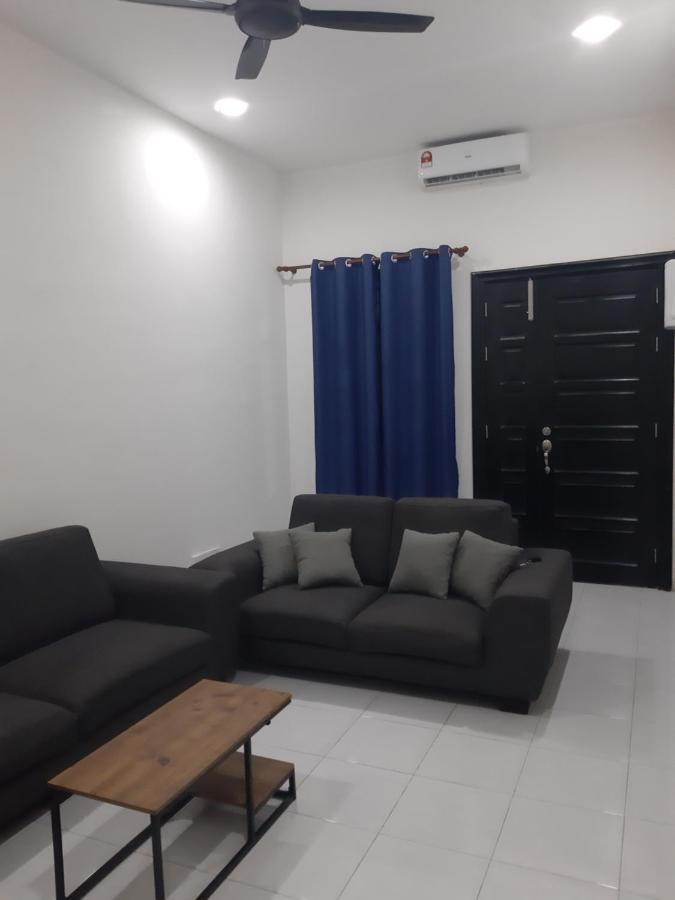 Rumah Armand Melaka 4Br Fully Aircond Exterior foto