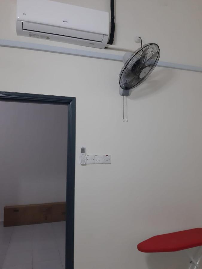 Rumah Armand Melaka 4Br Fully Aircond Exterior foto