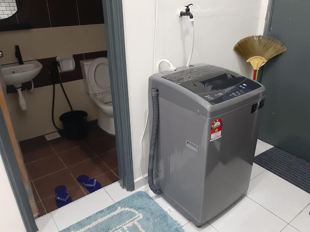 Rumah Armand Melaka 4Br Fully Aircond Exterior foto