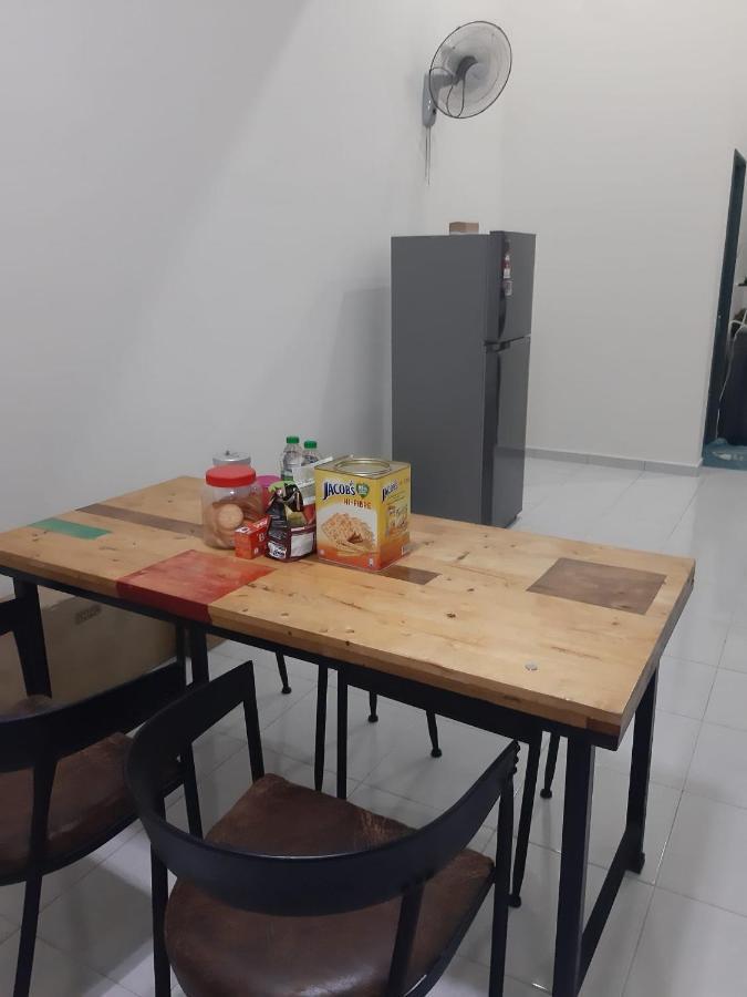 Rumah Armand Melaka 4Br Fully Aircond Exterior foto